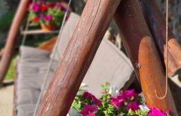 Casă de vacanta localizată excelent, de 48mp, cu 350mp teren, zona Roata Făget