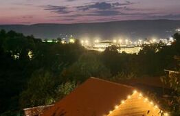 Casă de vacanta localizată excelent, de 48mp, cu 350mp teren, zona Roata Făget