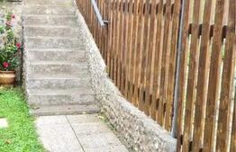 Casă de vacanta localizată excelent, de 48mp, cu 350mp teren, zona Roata Făget