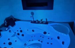 Apartament 3 camere-Urban-Sauna-Jacuzzi-Masaj-P+2+M