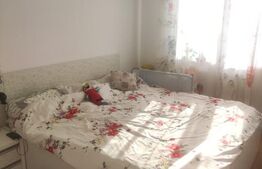 Apartament, 3 camere , etaj 2/4, decomandat, boxa si loc de parcare inclus