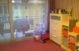 Mansarda inalta cu 2 camere, 52 mp, 2 balcoane, POD, zona Porii! Parcare cu CF!