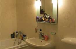 Vanzare apartament 3 camere, 58 mp utili, balcon, zona strazii Eroilor! Parcare!