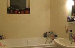 Vanzare apartament 3 camere, 58 mp utili, balcon, zona strazii Eroilor! Parcare!