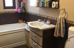 Apartament 3 camere, 63 mp,  Zona strazii Stejarului! Parcare cu CF!