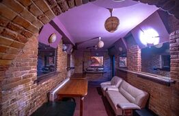 Casa 3 nivele 900 mp si anexe service auto, zona Bartolomeu