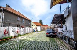 Casa 3 nivele 900 mp si anexe service auto, zona Bartolomeu