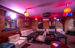 Casa 3 nivele 900 mp si anexe service auto, zona Bartolomeu