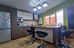 Apartament 2 camere, 100mp(42mp pod amenajat), parcare, zona Centrala