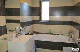 Apartament cu 3 camere, 62 mp! Zona strazii Stejarului! Parcare inclusa!