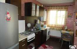 Mansarda inalta cu 2 camere, 47 mp, balcon! Zona pietei Floresti Parcare inclusa