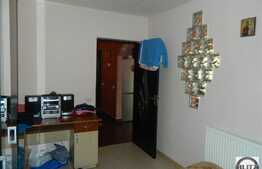 Mansarda inalta cu 2 camere, 47 mp, balcon! Zona pietei Floresti Parcare inclusa