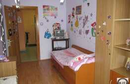 2 camere , 58 mp, balcon inchis! Zona Cetatea Fetei! Parcare si boxa depozitare!