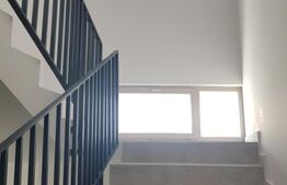 Apartament cartier Coresi nou, 3 camere, 2 bai, parter cu gradina