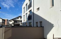 Apartament cartier Coresi nou, 3 camere, 2 bai, parter cu gradina