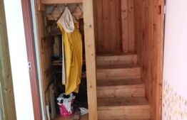 Casă cu 1400 mp teren în Sărădiș, sat Valcele