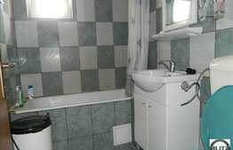 Apartament cu 3 camere, decomandat, 67 mp, orientare S-E