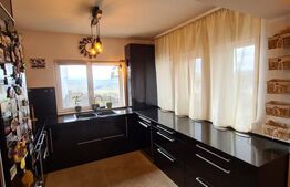 Casă individuală de 110mp cu 350mp teren, în Dezmir, cu vedere spre oraș