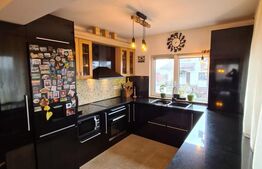 Casă individuală de 110mp cu 350mp teren, în Dezmir, cu vedere spre oraș