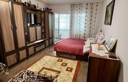 Apartament cu 3 camere, 67mp, zona Zǎrneşti 
