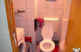 Apartament de vanzare cu 3 camere, decomandat