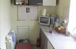 Apartament de vanzare cu 3 camere, decomandat