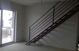 Apartament pe doua nivele, 4 camere, 80 mp, zona Piata Floresti