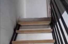 Apartament pe doua nivele, 4 camere, 80 mp, zona Piata Floresti