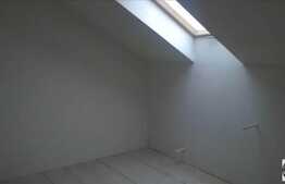 Apartament pe doua nivele, 4 camere, 80 mp, zona Piata Floresti