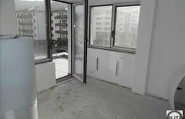 Vanzare 2 camere, 55 mp utili, 40 mp TERASA, zona Sub Cetate!