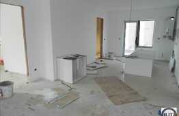 Vanzare 2 camere, 55 mp utili, 40 mp TERASA, zona Sub Cetate!