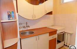 Garsoniera 30 mp, balcon, mobilata, zona strazii Aurel Suciu