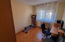 Apartament 3 camere, decomandat, 65 mp, balcon, boxa, parcare, zona Fantanele