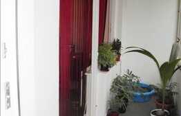 3 camere, 80 mp, 2 balcoane, parcare, boxa subsol, zona centrala