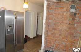 3 camere, 80 mp, 2 balcoane, parcare, boxa subsol, zona centrala