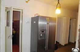 3 camere, 80 mp, 2 balcoane, parcare, boxa subsol, zona centrala