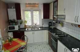 4 camere de vanzare, cu garaj si loc parcare, zona Kaufland