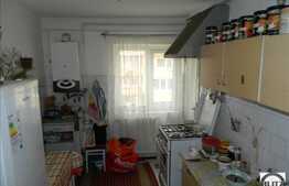 2 camere de vanzare, cu 2 balcoane si un loc parcare, zona Kaufland