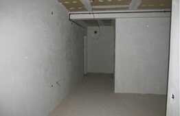 De vanzare 3 camere, 62 mp, semifinisat! Zona strazii Eroilor! Cu parcare!