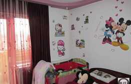 Apartament 3 camere, 62 mp, in zona sensului giratoriu! Parcare, garaj si boxa!