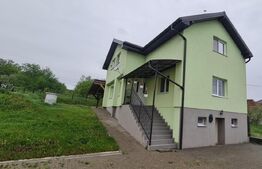  Casa de 142 mp si teren de 1500 cu o priveliste spectaculoasa