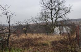 Casa demolabila, teren 1642 mp, Corusu