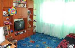 Apartament de vanzare cu 2 camere, decomandat