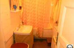 Apartament de vanzare cu 2 camere, zona Facultatii de Litere