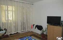 2 camere, 61 mp utili, decomandat, balcon de 12 mp! Zona strazii Florilor!