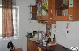 Vanzare 1 camera, 42 mp utili, balcon, decomandat! Zona strazii Stejarului!