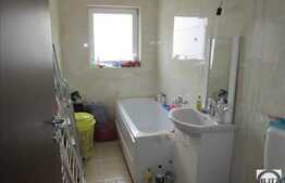 Vanzare 1 camera, 42 mp utili, balcon, decomandat! Zona strazii Stejarului!