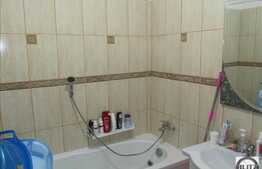 De vanzare 2 camere, 40 mp utili, zona strazii Florilor! Parcare inclusa!