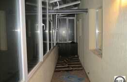 Vanzare 2 camere, 54 mp utili, balcon, zona Terra! Cu parcare! Partial mobilat!