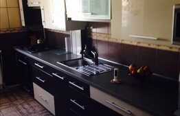 4 camere, 80 mp, garaj, mobilat, parcare, boxe la subsol, zona Kaufland